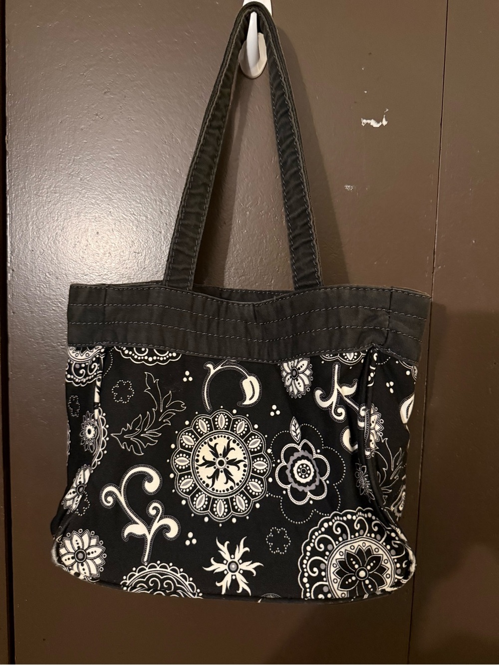thirty-one Black and White Floral Paisley Tote